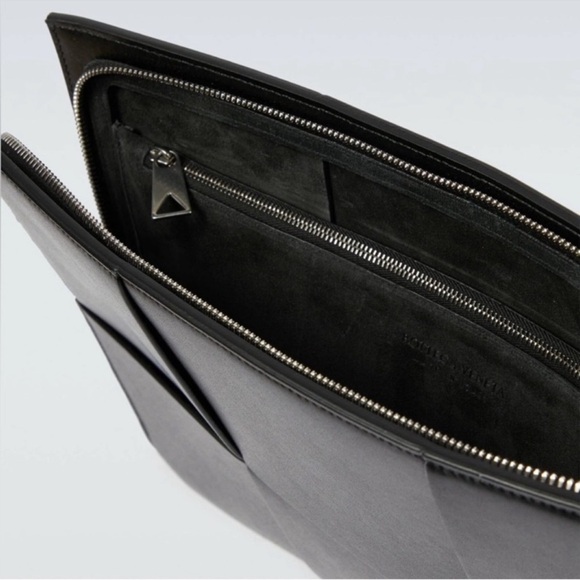 NWT Authentic Bottega Veneta Leather Large Arco Pouch - Picture 9 of 16
